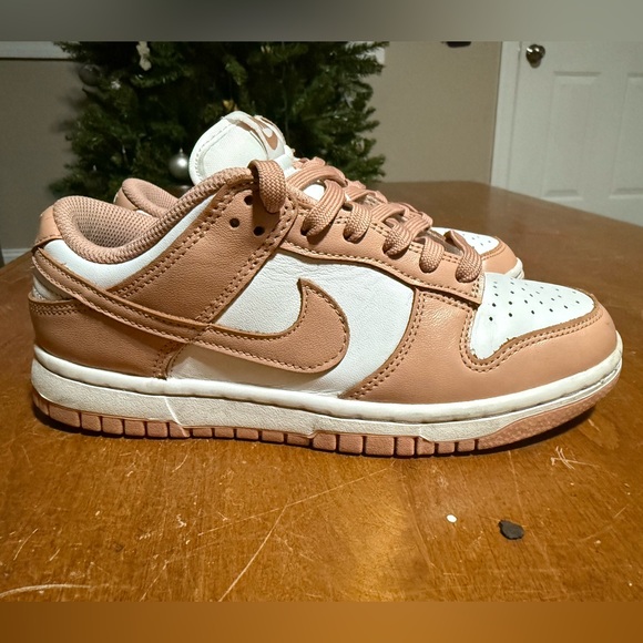 Women’s Nike Dunk Low Rose Wisper Sneakers - Picture 4 of 10
